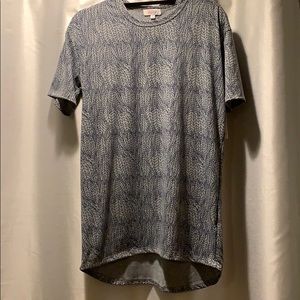 Lularoe Small Patrick Tee